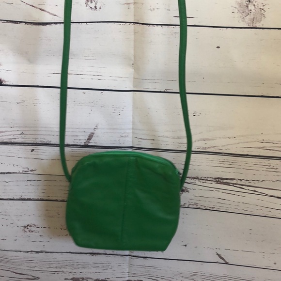 Anne Klein II Kelly green leather purse - Picture 4 of 5